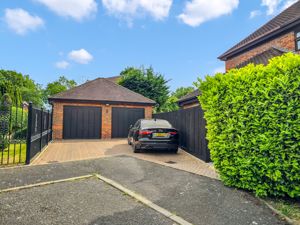 Photo 1- click for photo gallery